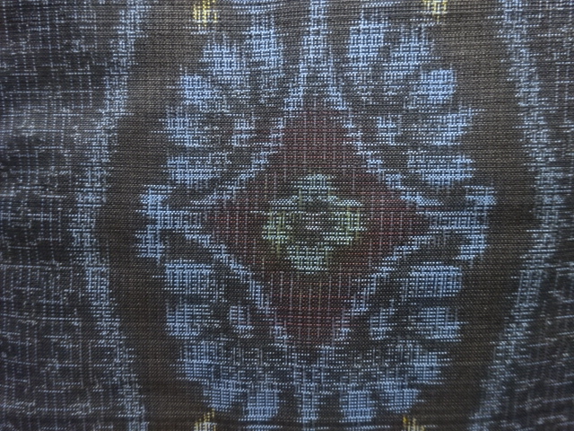 JAPANESE KIMONO / ANTIQUE KIMONO / SILK / DORO OSHIMA TSUMUGI / WOVEN FLOWER CREST